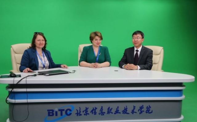 представники Львівської політехніки та Дніпровського університету у телестудії в КНР