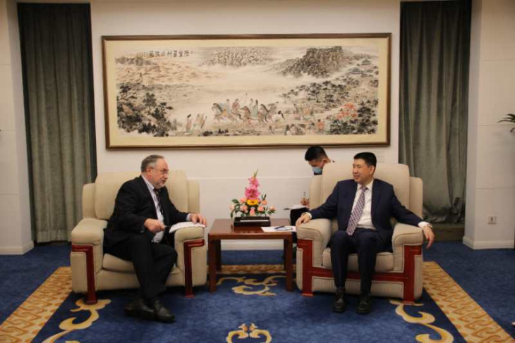 Посол України в КНР зустрівся з директором Департаменту країн Східної Європи та Центральної Азії МЗС КНР