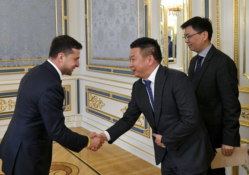 Президент України Зеленський і представник КНР в офісі президента, червень 2019