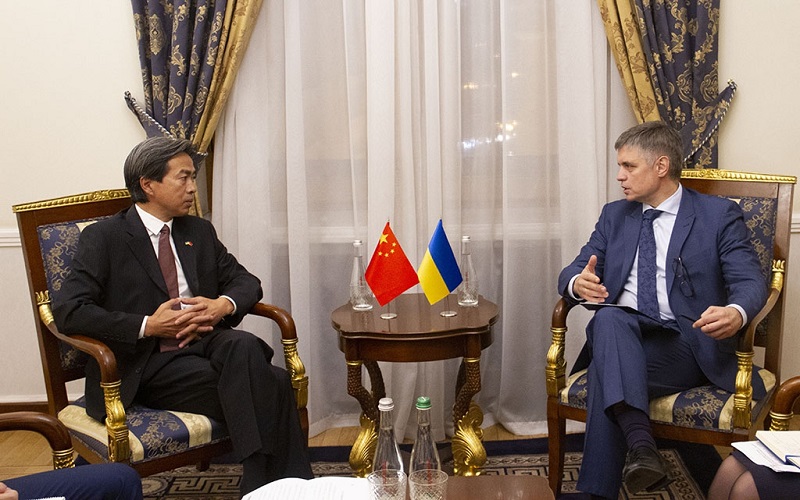 Міністр МЗС України Пристайко і Посол КНР Ду Вей 2019