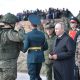 Президент Путин на учениях Восток-2018 вручает награды российским, китайским и монгольским военным