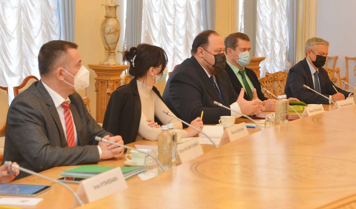 Голова ВР України Стефанчук під час зустрічі з послом КНР