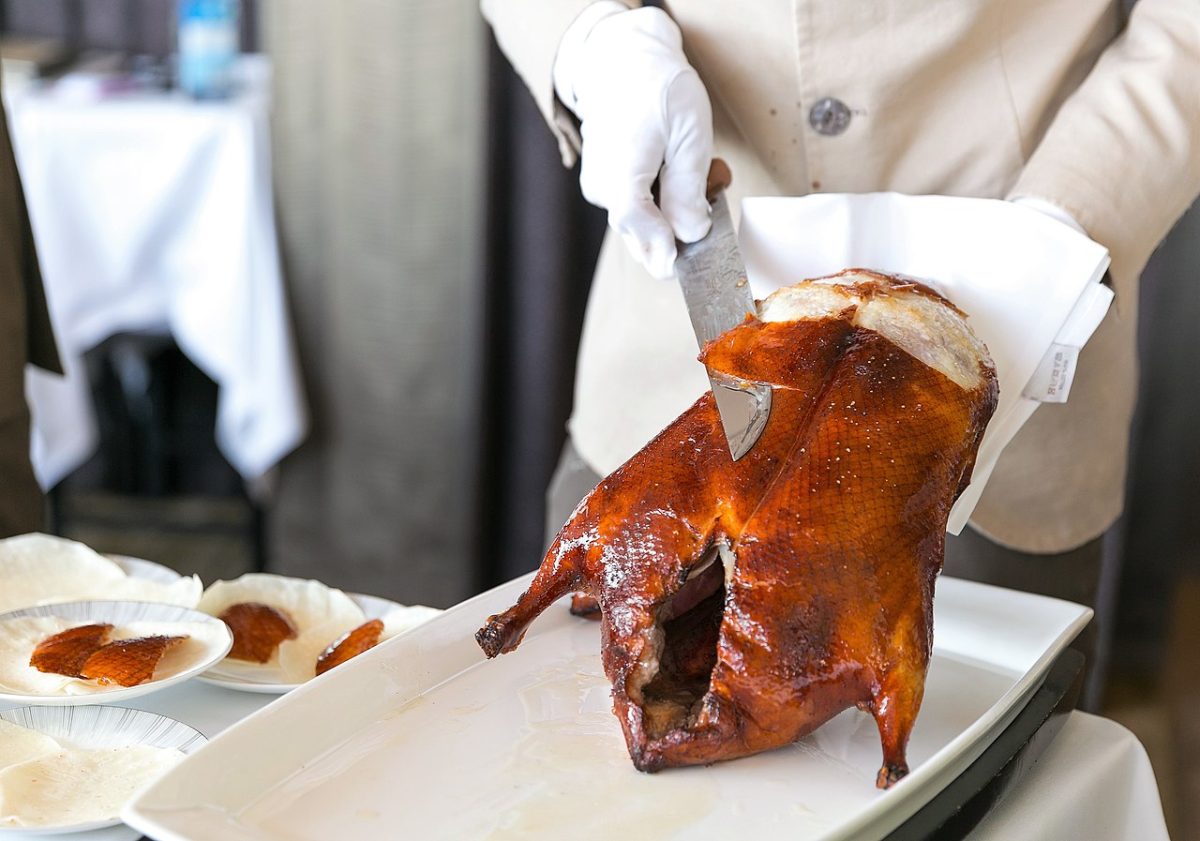 Peking duck – history, ingredients, sauce, cooking, serving